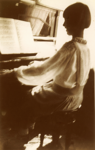 Gertrud-Meyer-Denkmann 1928 (?)